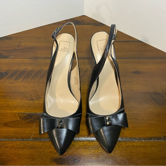 14th & Union Pointed Toe Heels - Picture 3 of 6